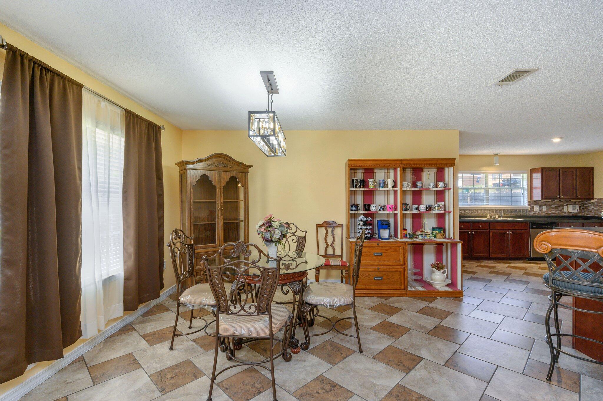 ALICIA PLACE - Residential