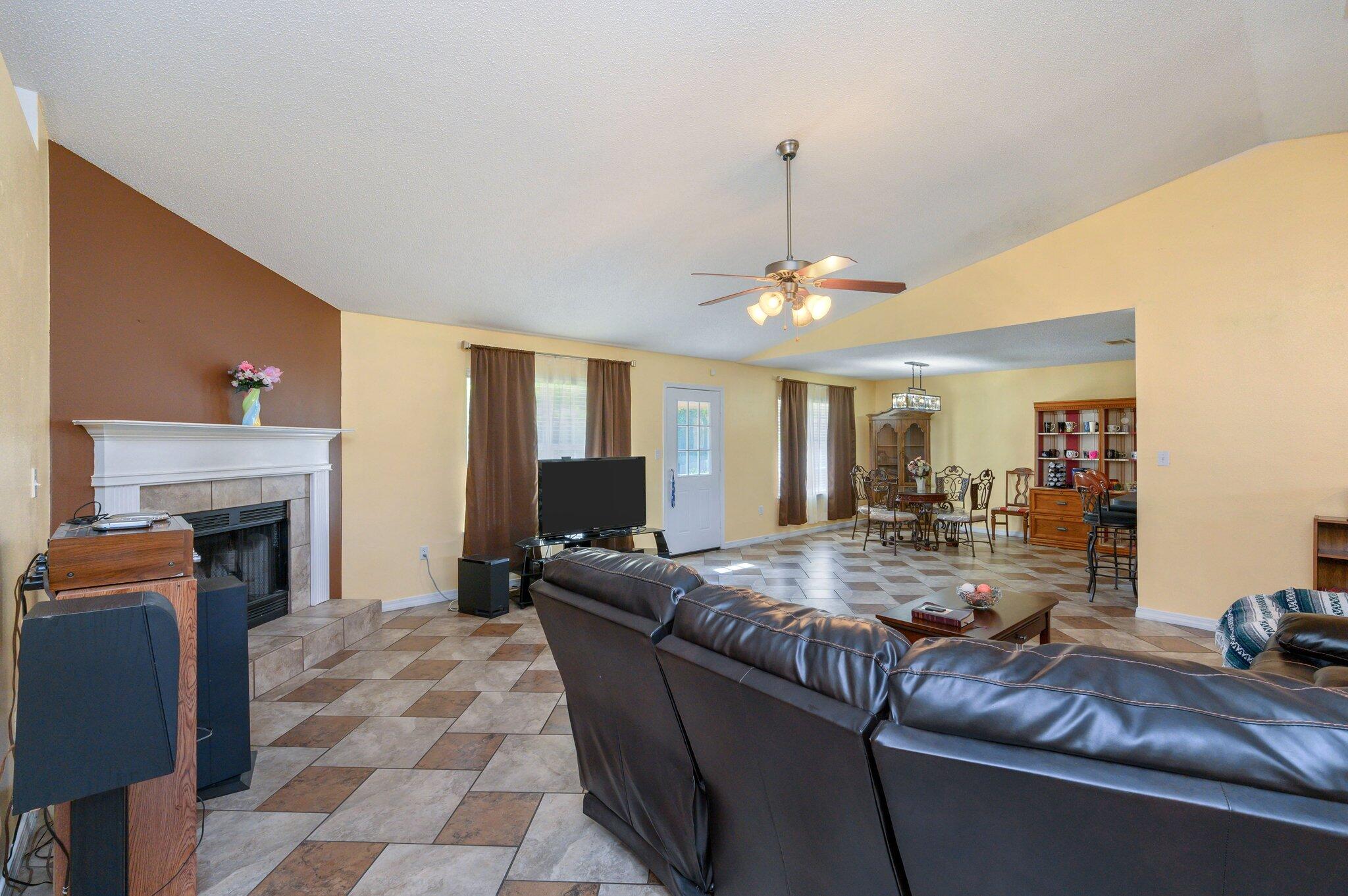 ALICIA PLACE - Residential