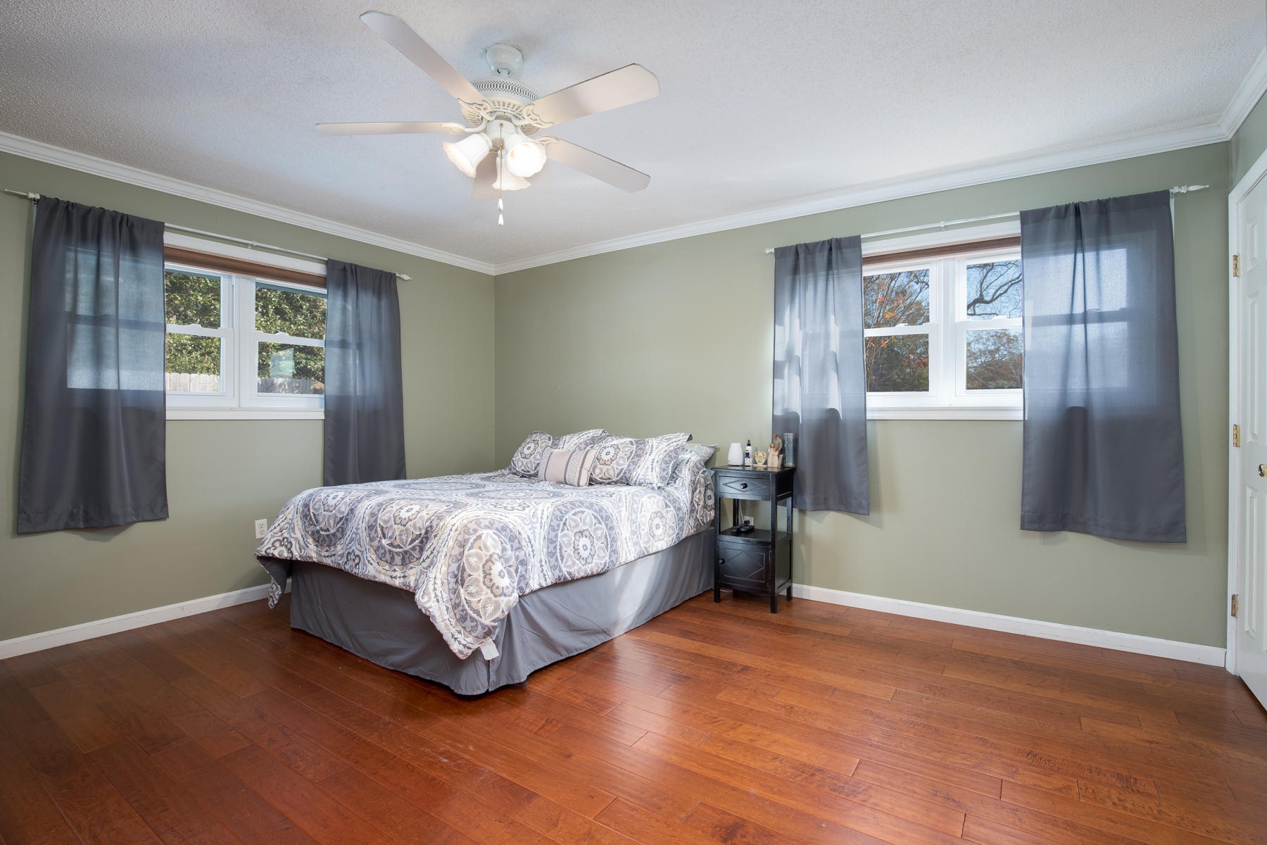 FOREST MANOR - Residential