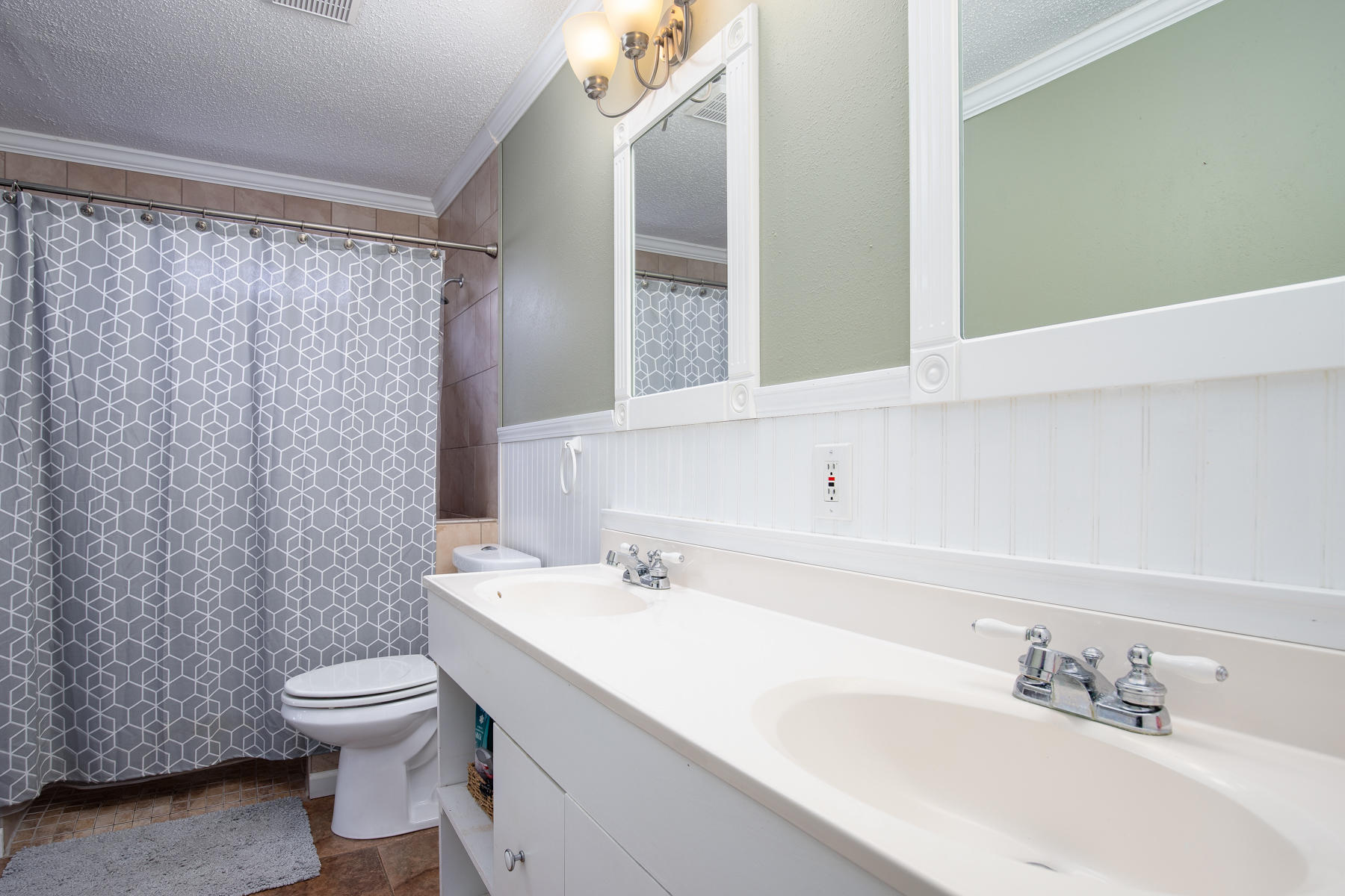 FOREST MANOR - Residential