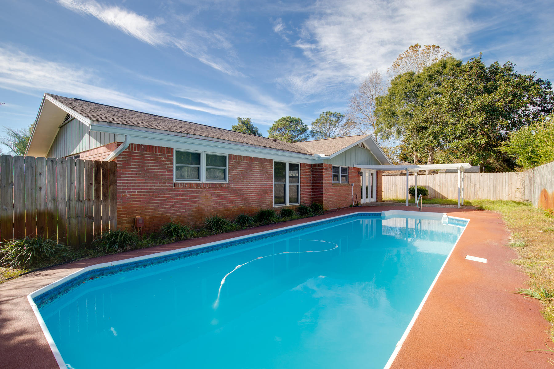 FOREST MANOR - Residential