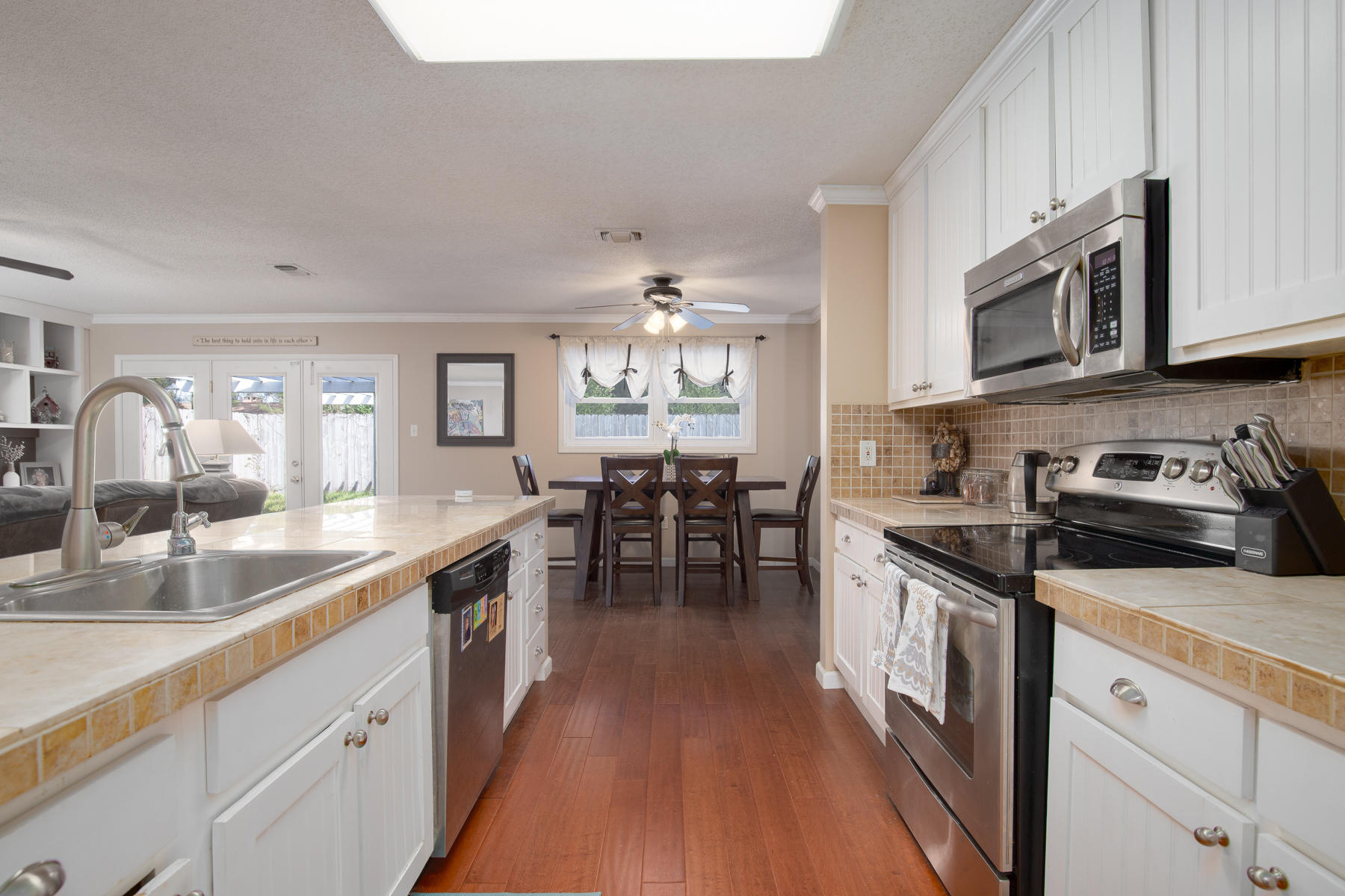 FOREST MANOR - Residential