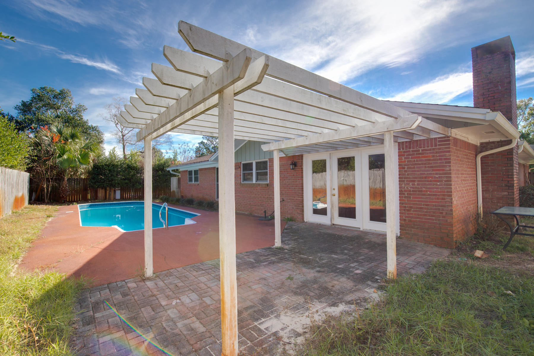 FOREST MANOR - Residential