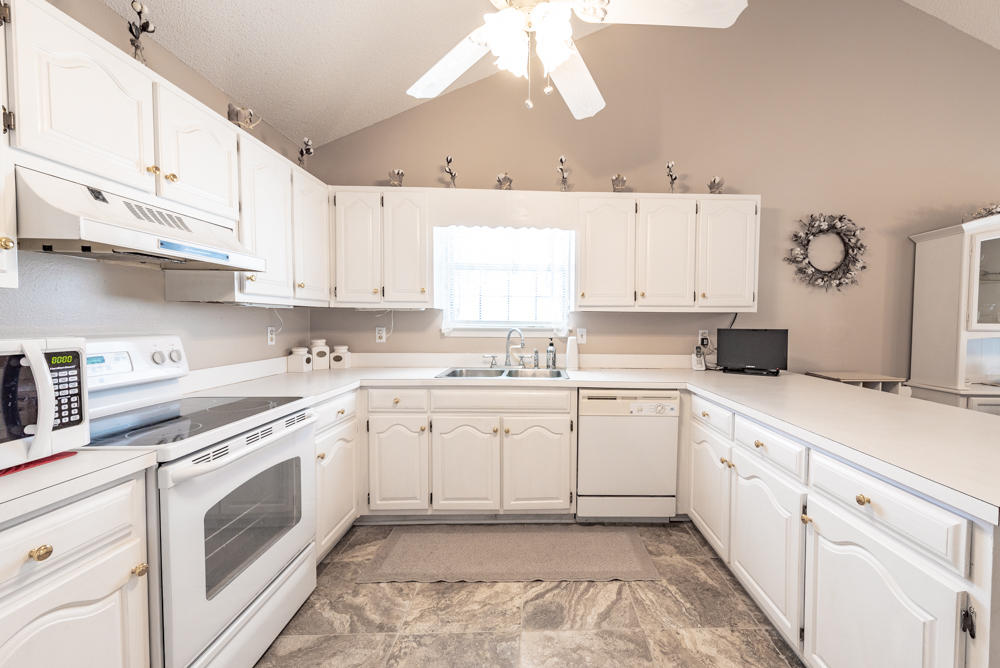 HOLLEY BY THE SEA - Residential