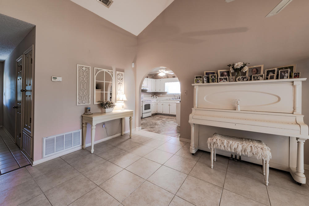 HOLLEY BY THE SEA - Residential