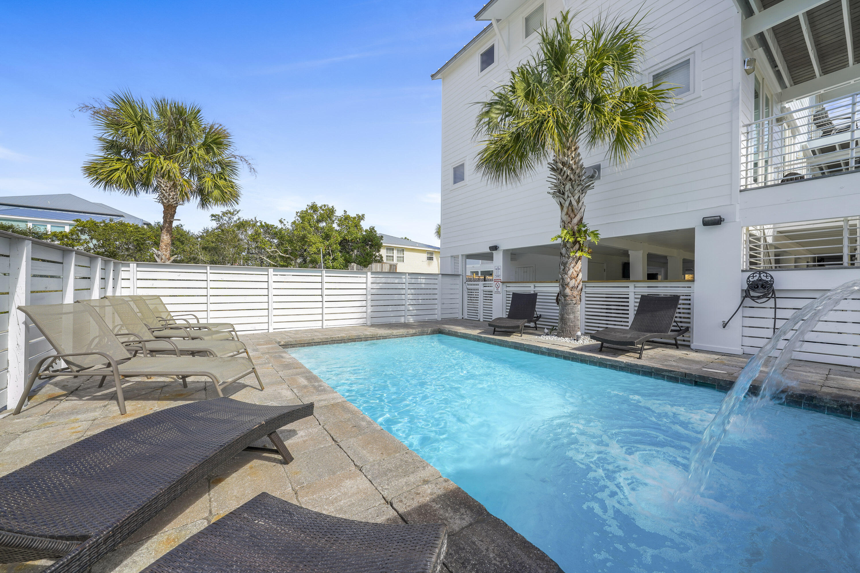 SNOW DRIFT BEACH - Residential