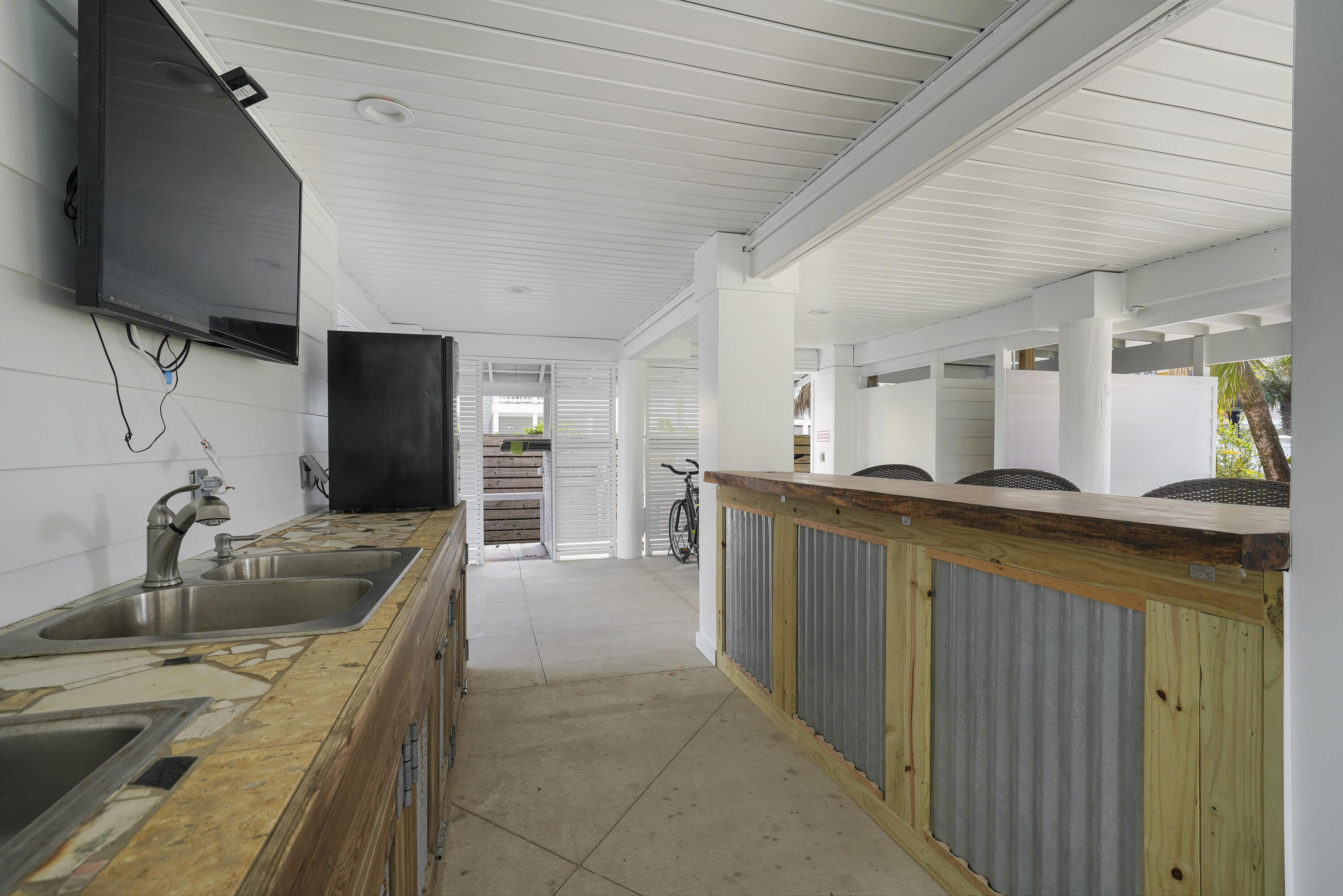 SNOW DRIFT BEACH - Residential