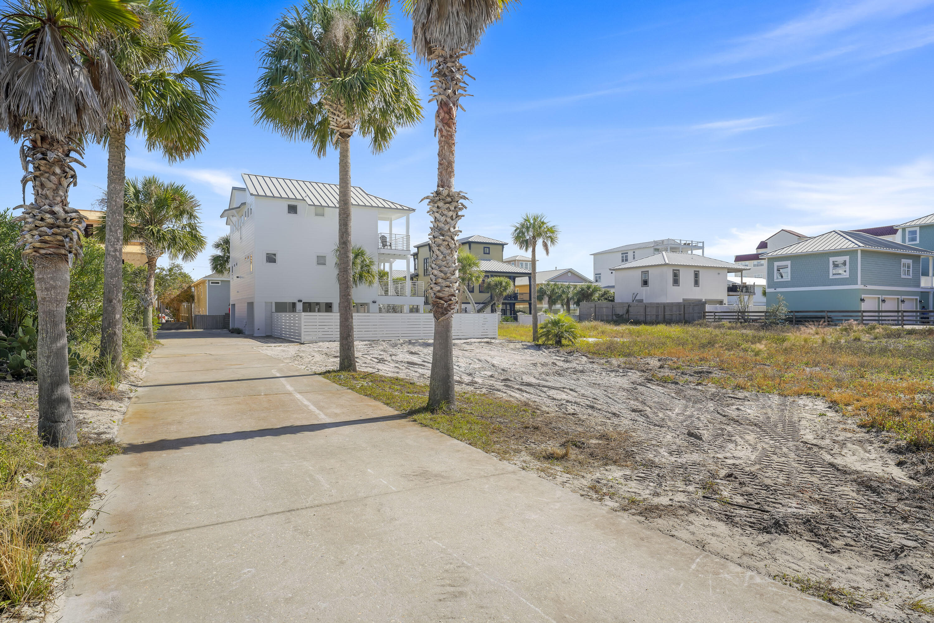 SNOW DRIFT BEACH - Residential