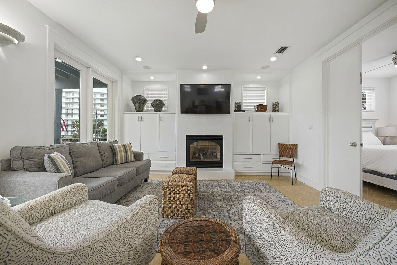 SNOW DRIFT BEACH - Residential