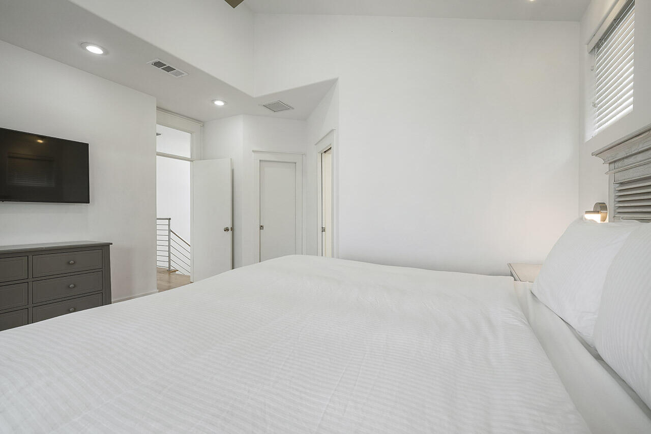 SNOW DRIFT BEACH - Residential