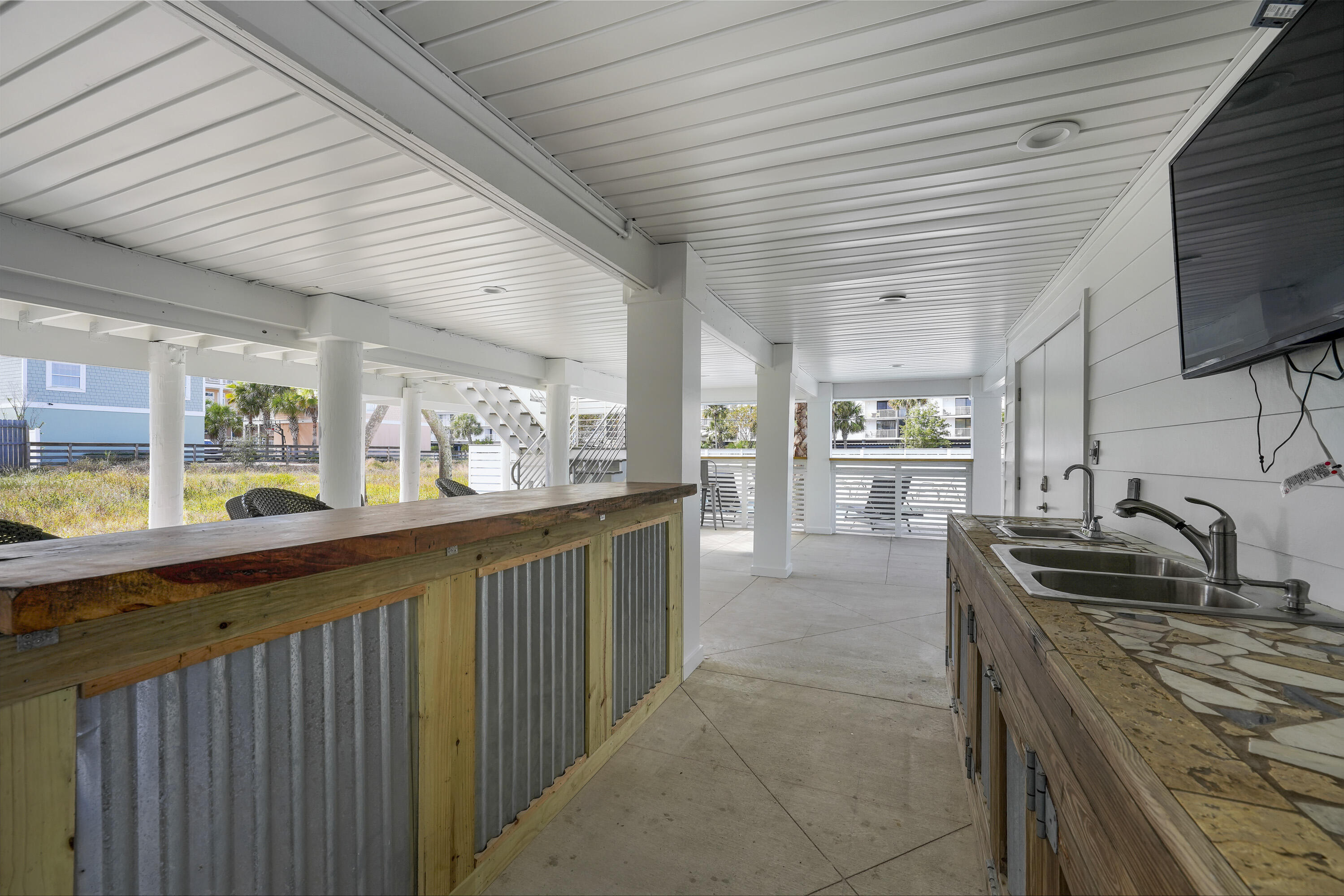 SNOW DRIFT BEACH - Residential