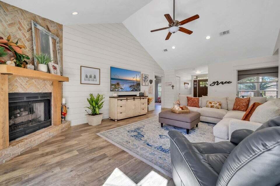 BROWNING ESTATES - Residential Lease