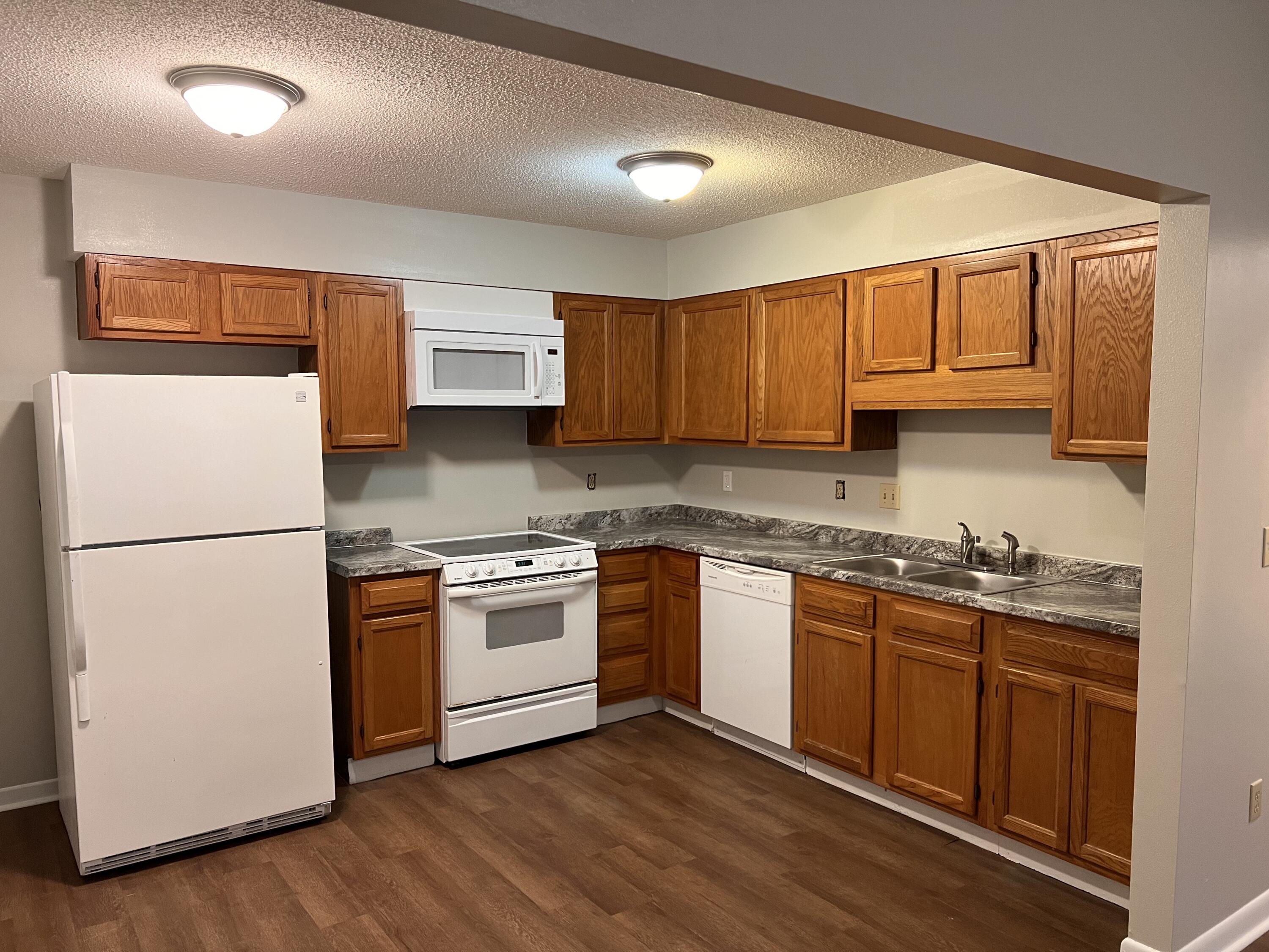 KELLY HILL ESTATES - Residential Lease