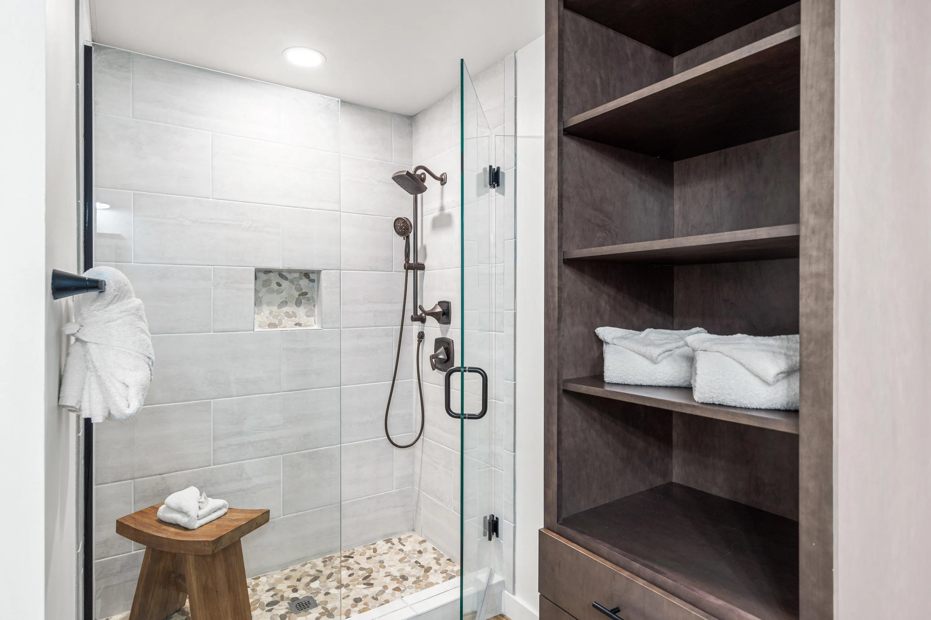 Panama City Beach, Florida 32413, United States, 2 Bedrooms Bedrooms, ,2 BathroomsBathrooms,Residential,Active,244829