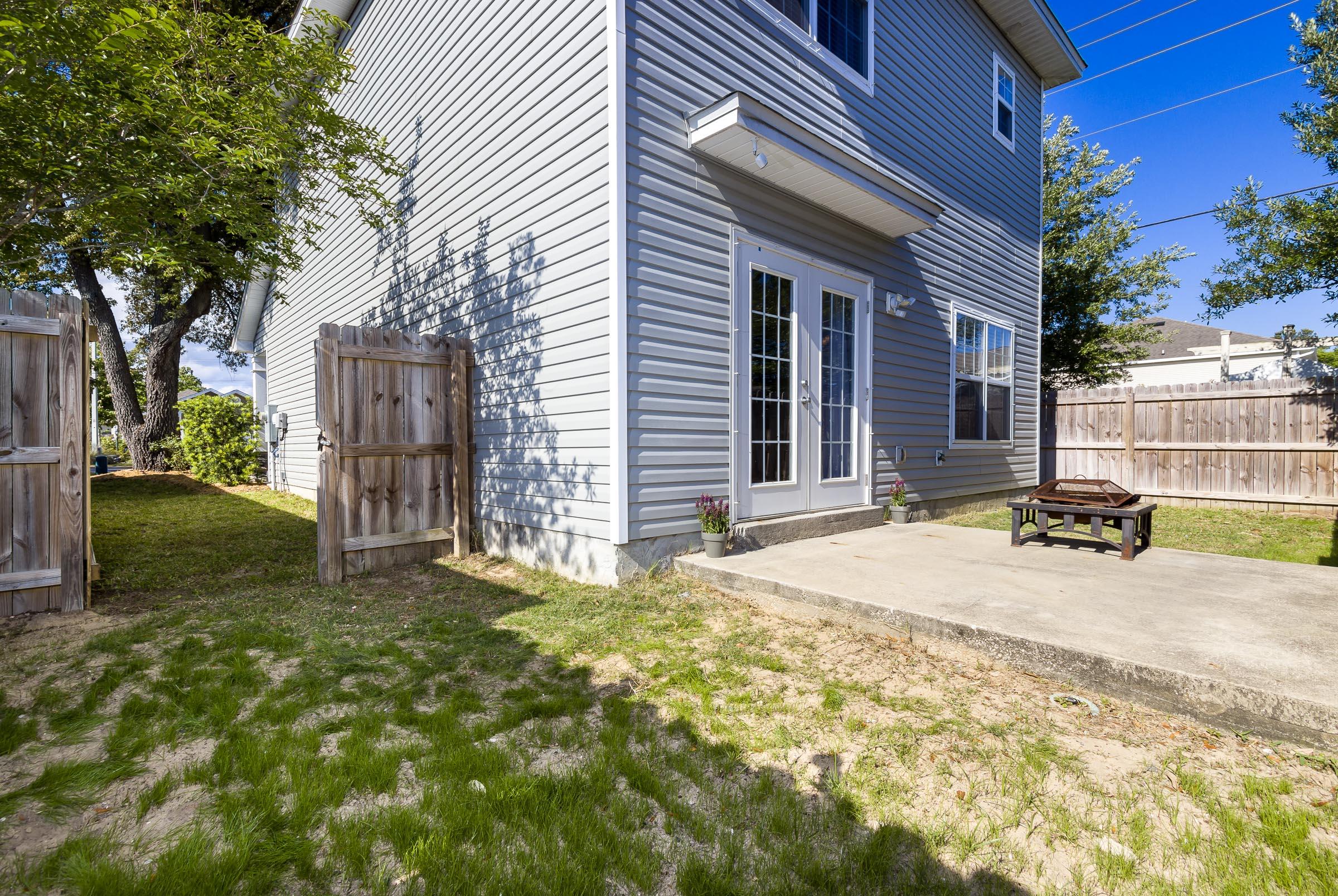 REDWOOD VILLAGE - Residential