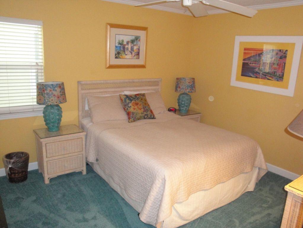 EASTERN SHORES CONDO PH 1 - Residential