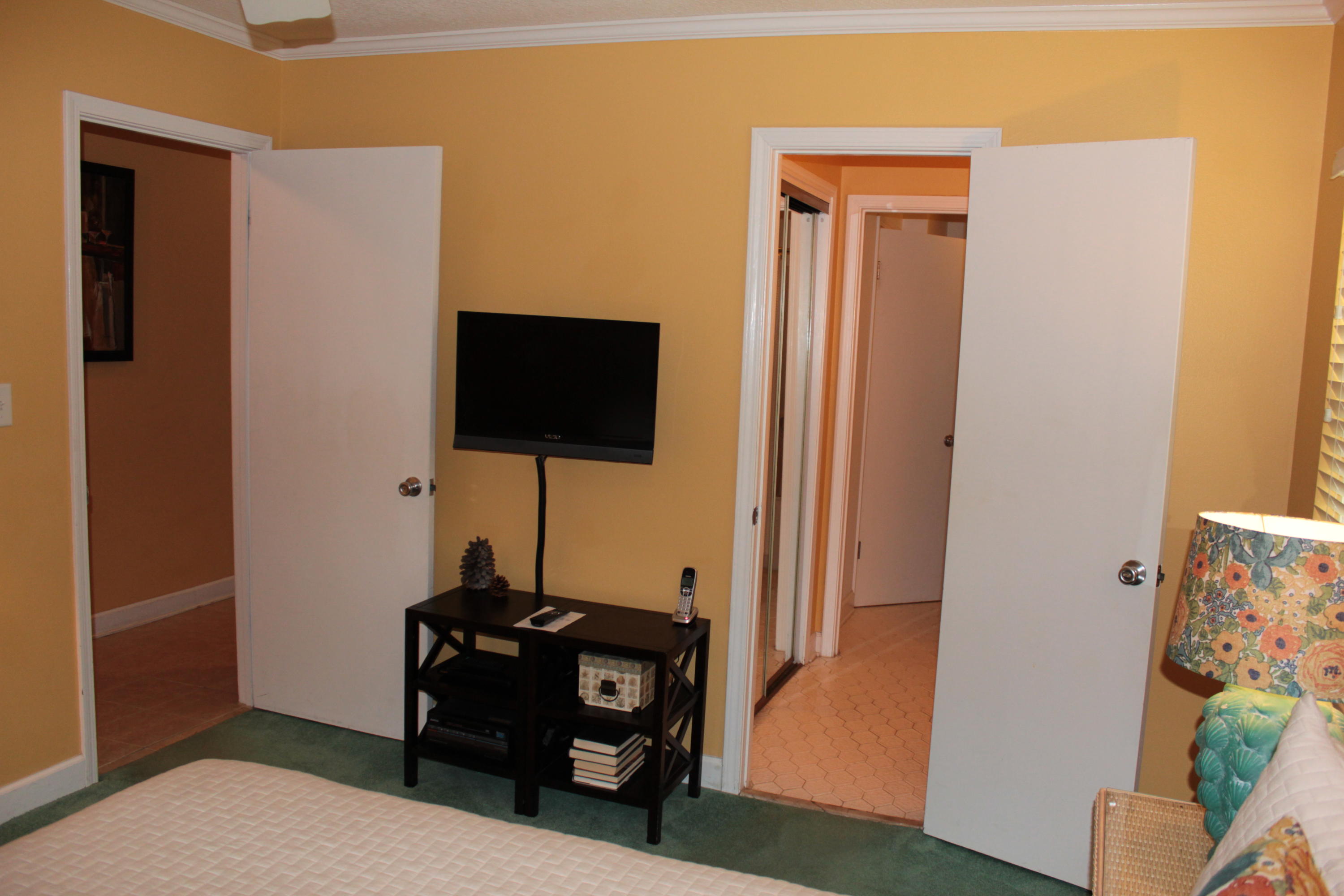 EASTERN SHORES CONDO PH 1 - Residential