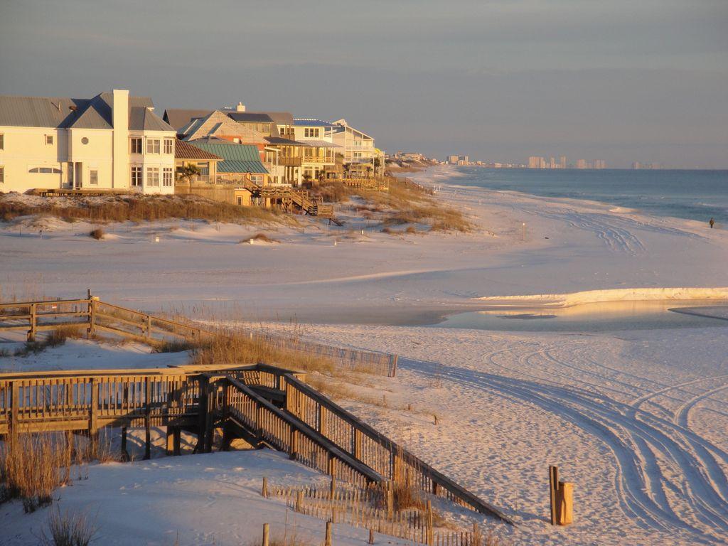 EASTERN SHORES CONDO PH 1 - Residential