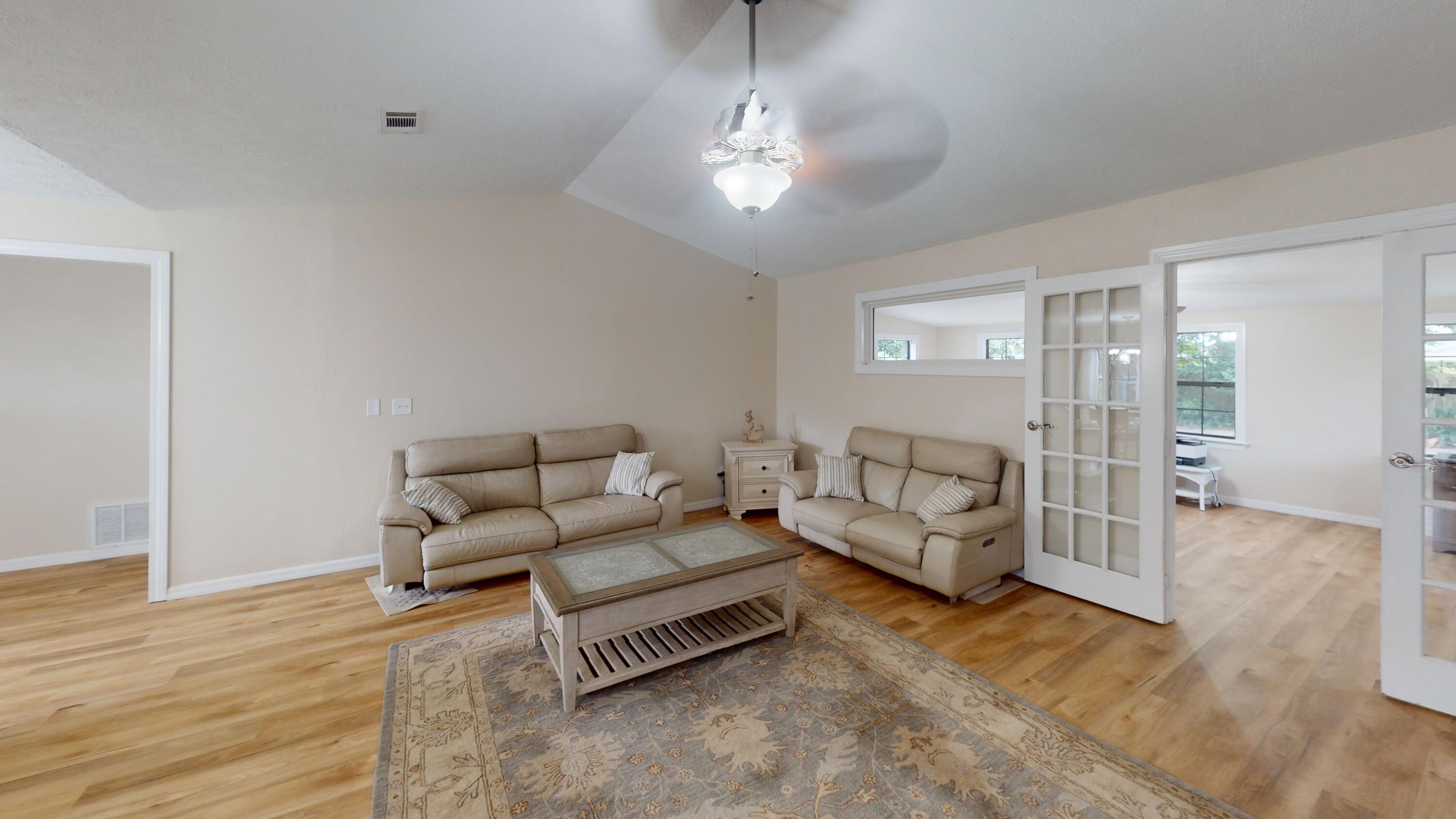 SANTA ROSA SHORES - Residential