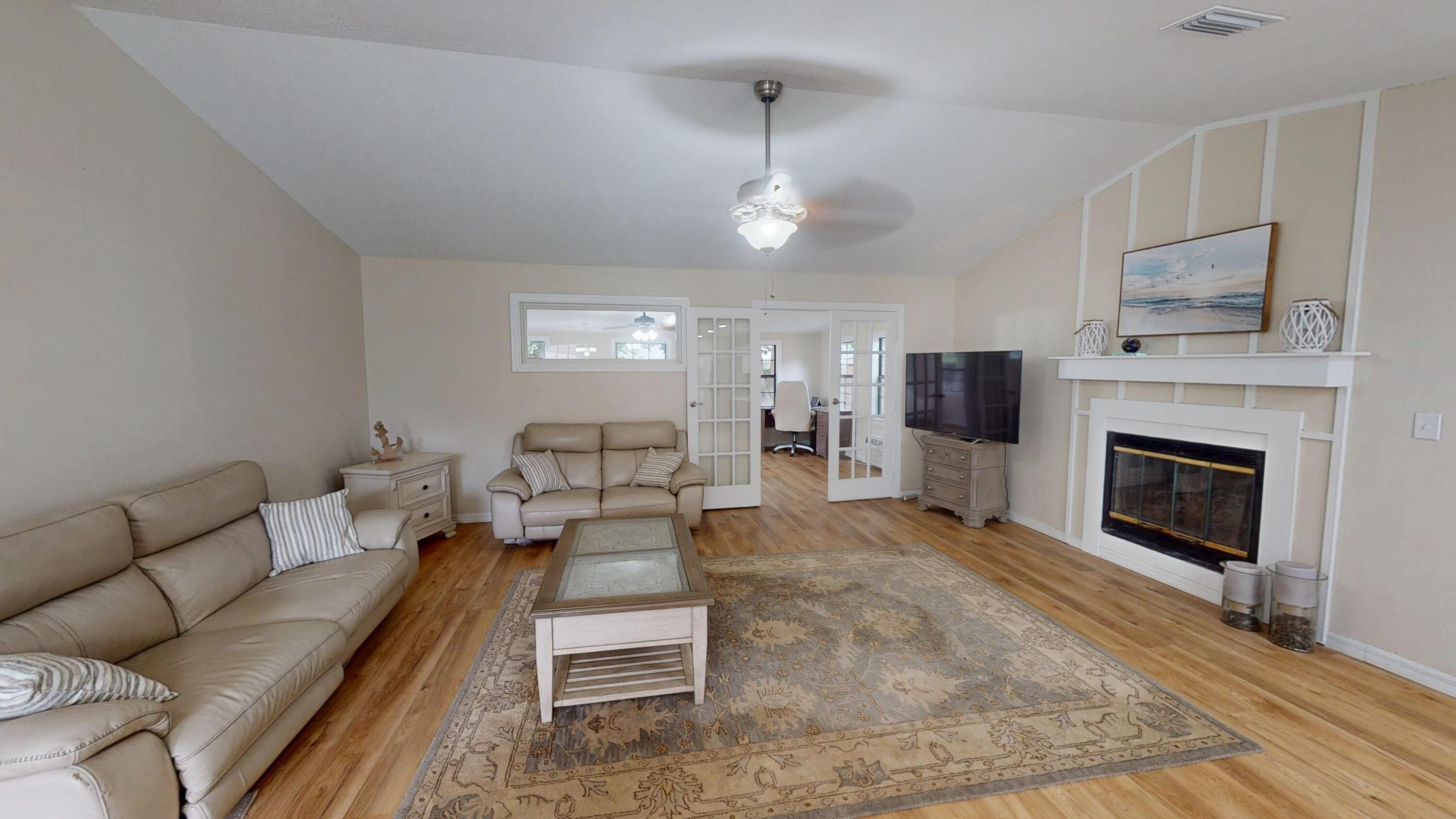 SANTA ROSA SHORES - Residential