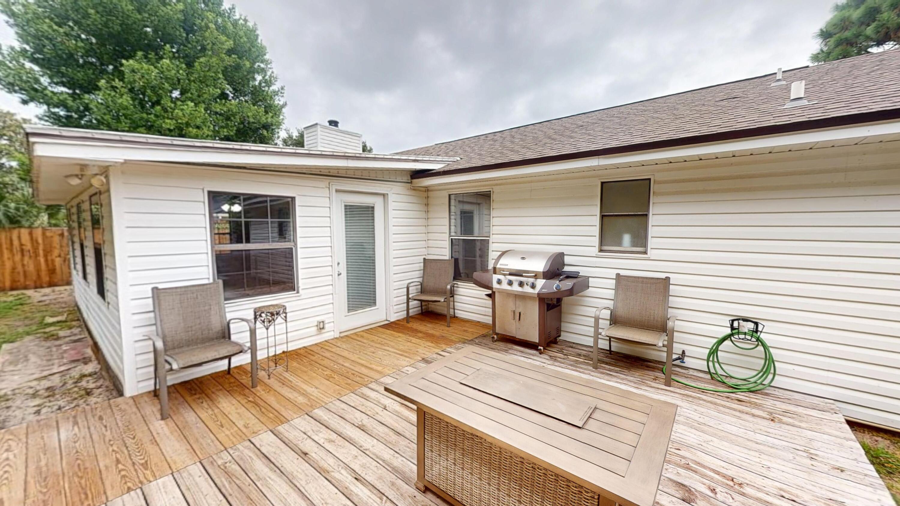 SANTA ROSA SHORES - Residential