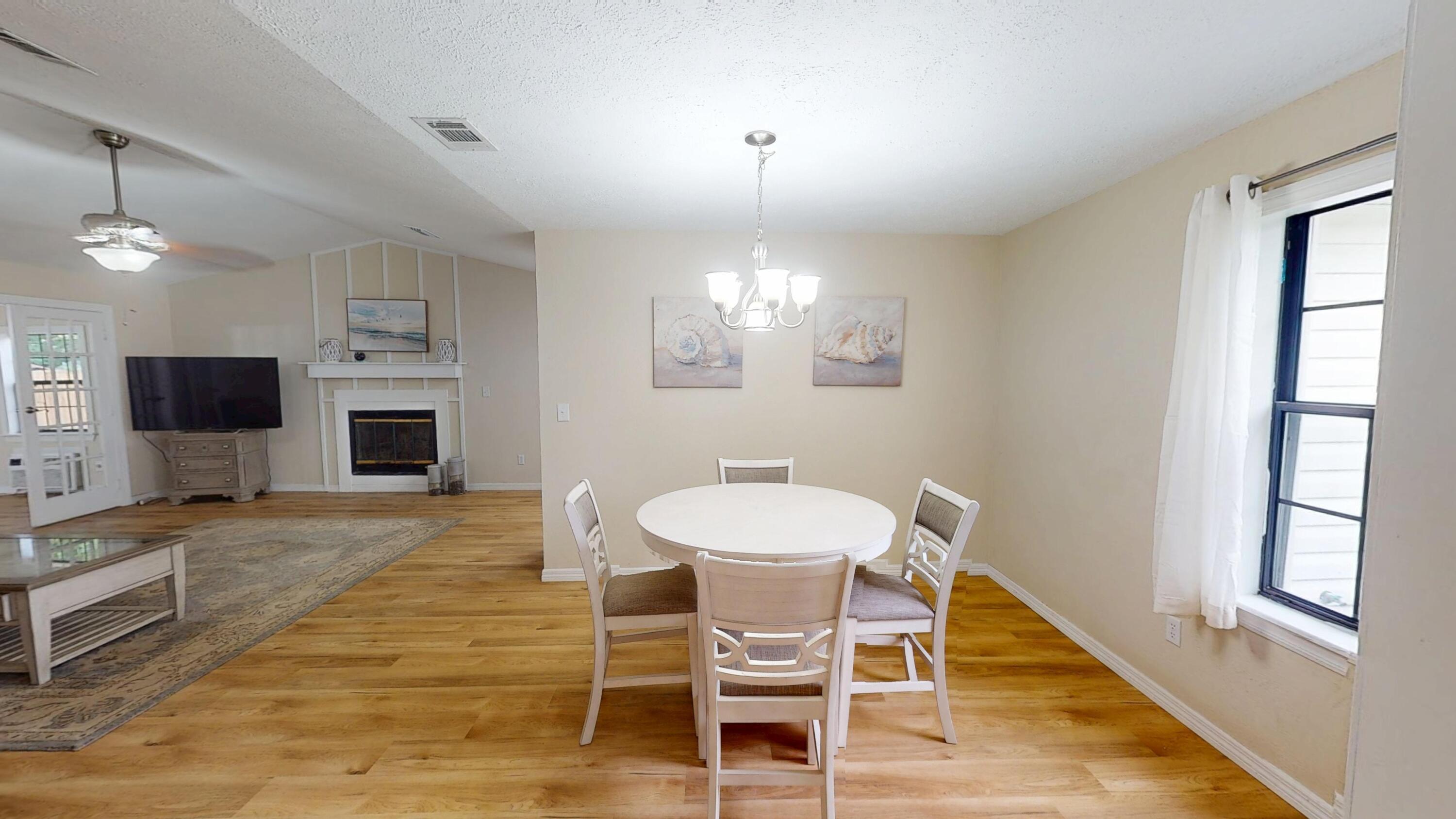 SANTA ROSA SHORES - Residential