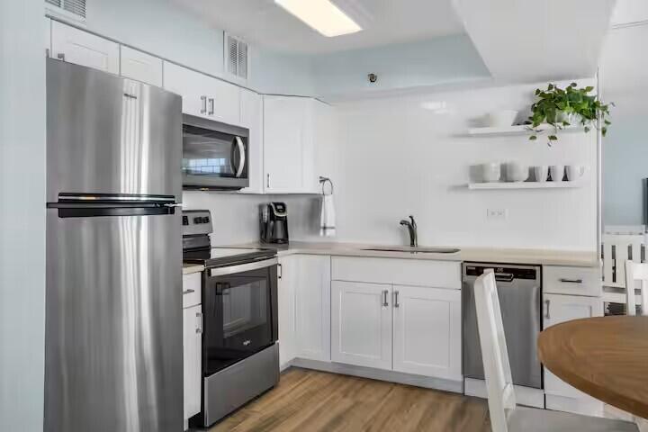 MAINSAIL CONDO PH 5 - Residential