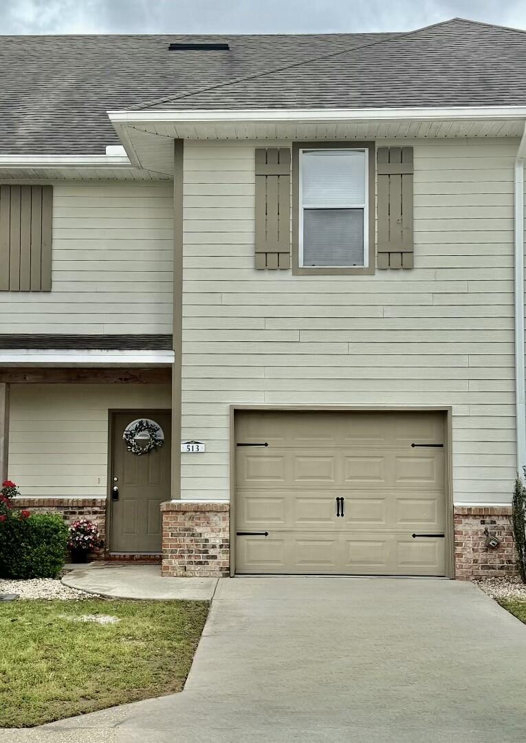 Seller will pay towards buyers closing costs! Large square footage and lawn care included! - Townhome with garage-Granite countertops, tons of cabinet storage and stainless steel appliances. - Walk-in closet, ensuite bath with separate shower, bathtub, double vanity and linen closet. - COMMUNITY POOLThis home is centrally located in Crestview, convenient to restaurants, shopping, and schools. Unit is also listed for rent MLS #968230, seller will remove rental listing once under contract.