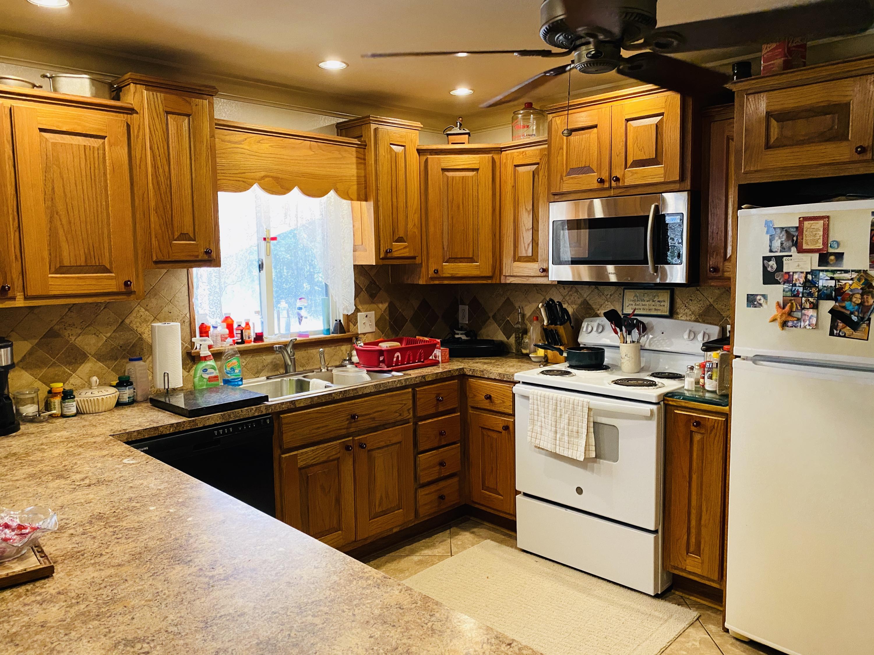 STAFF ADDN TO CRESTVIEW - Residential