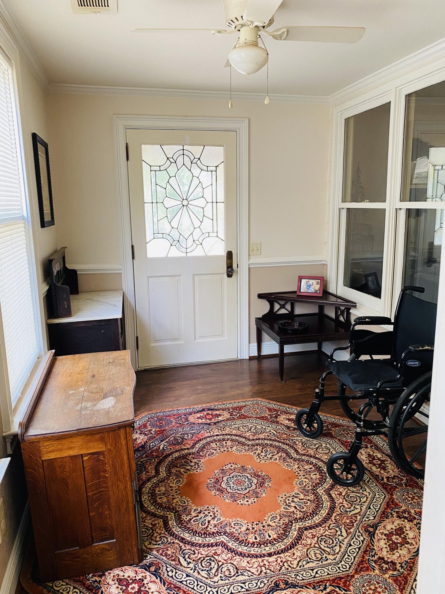 STAFF ADDN TO CRESTVIEW - Residential