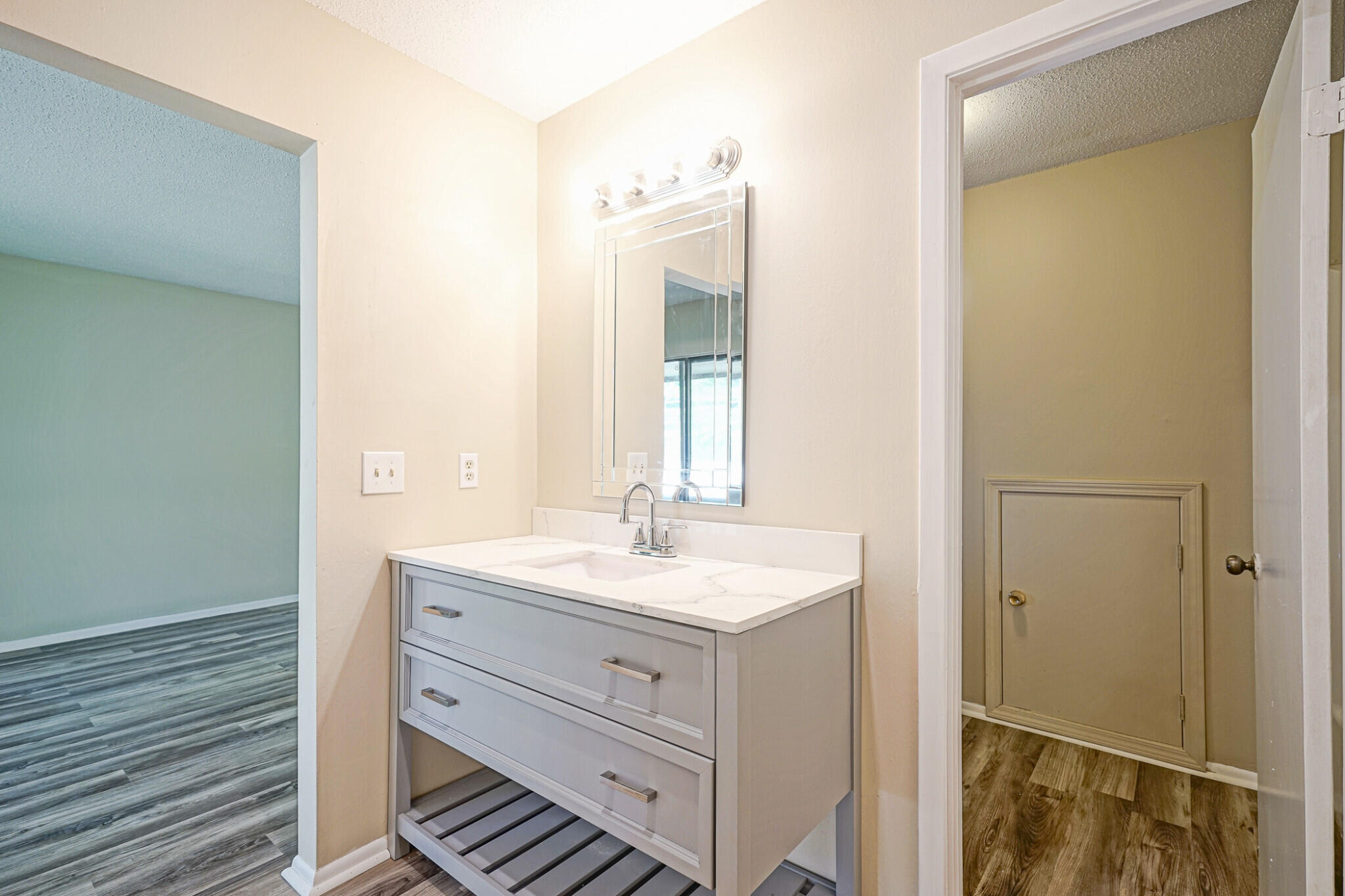 HIDDEN COVE TOWNHOUSE - Residential