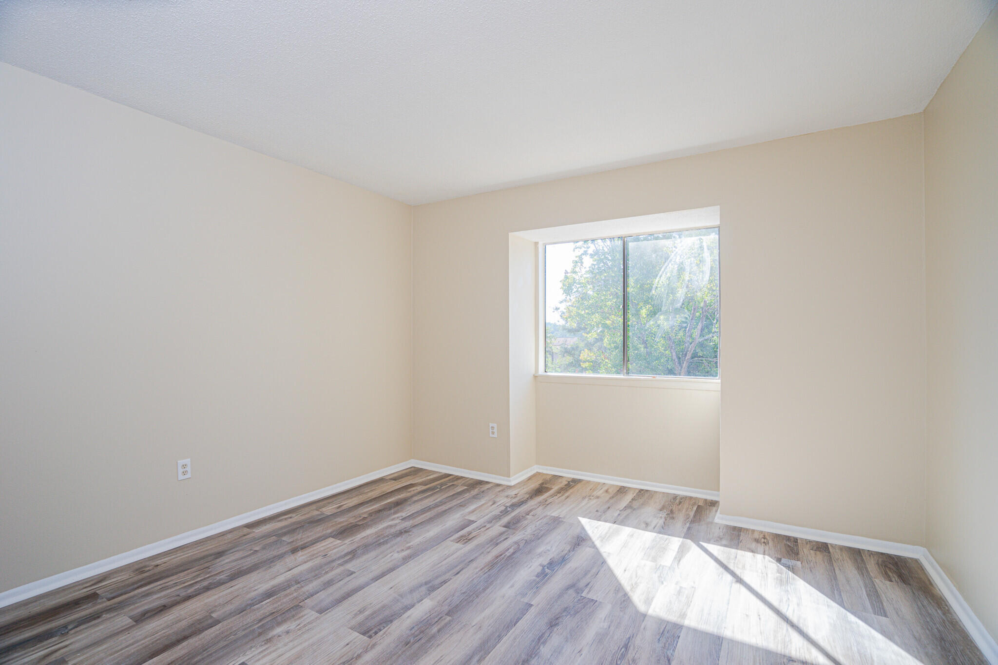 HIDDEN COVE TOWNHOUSE - Residential