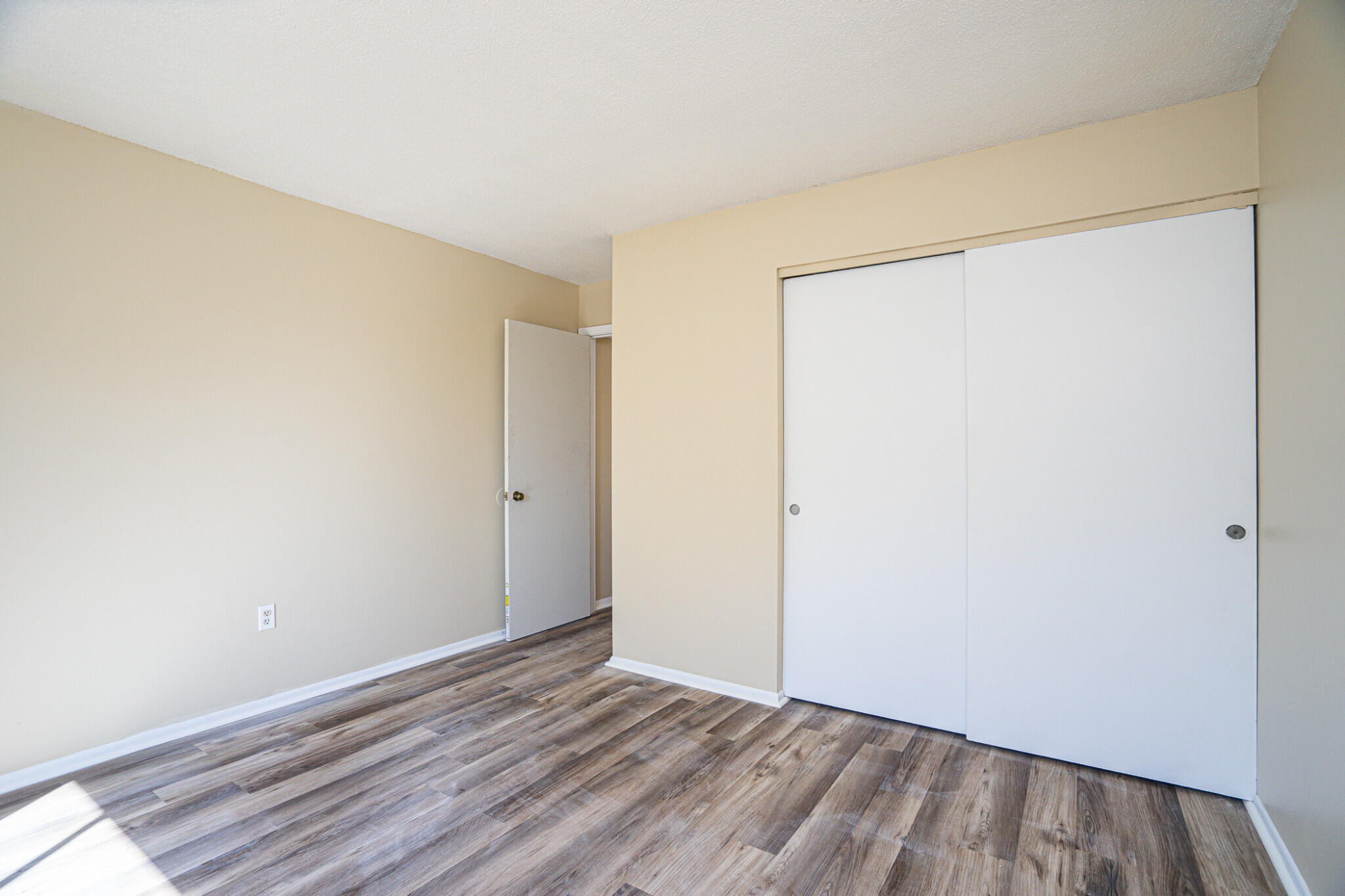 HIDDEN COVE TOWNHOUSE - Residential