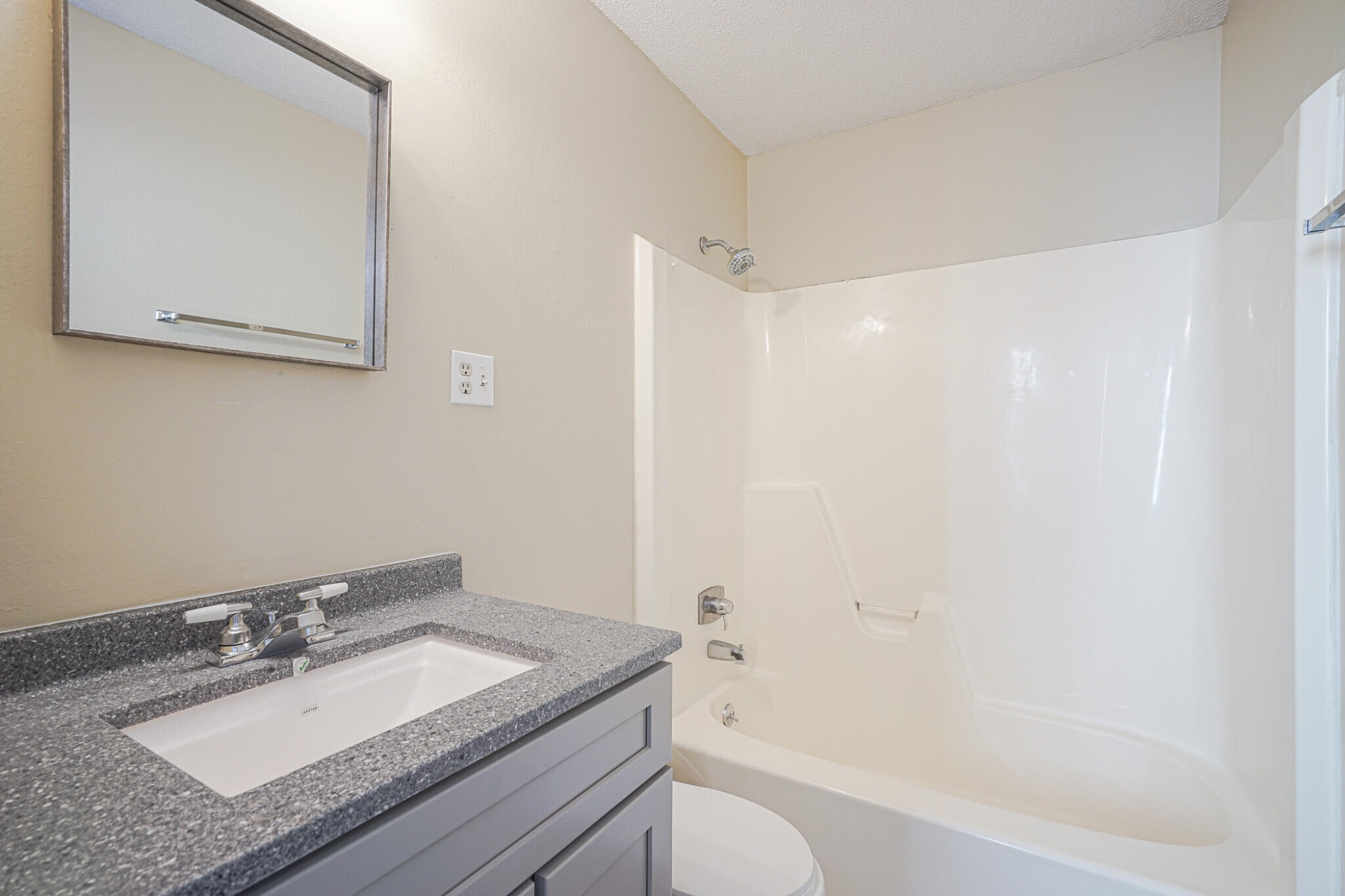 HIDDEN COVE TOWNHOUSE - Residential