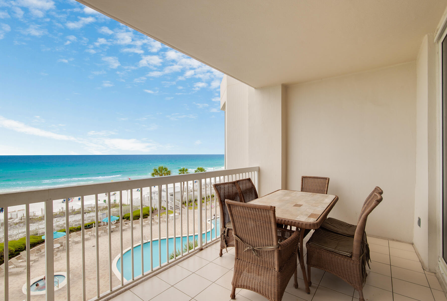 SILVER BEACH TOWERS - Residential