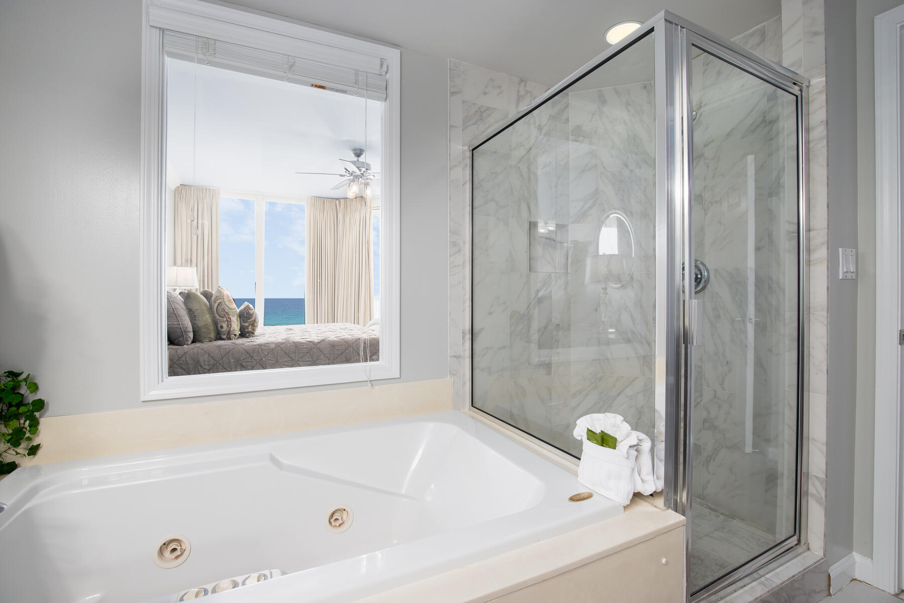 SILVER BEACH TOWERS - Residential