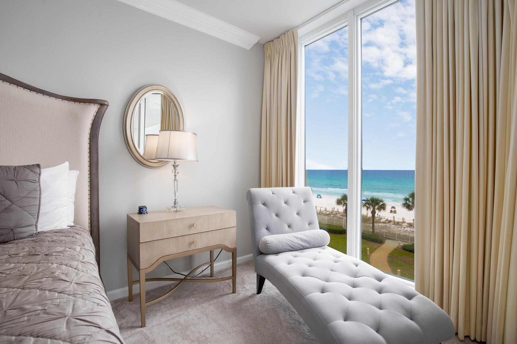 SILVER BEACH TOWERS - Residential