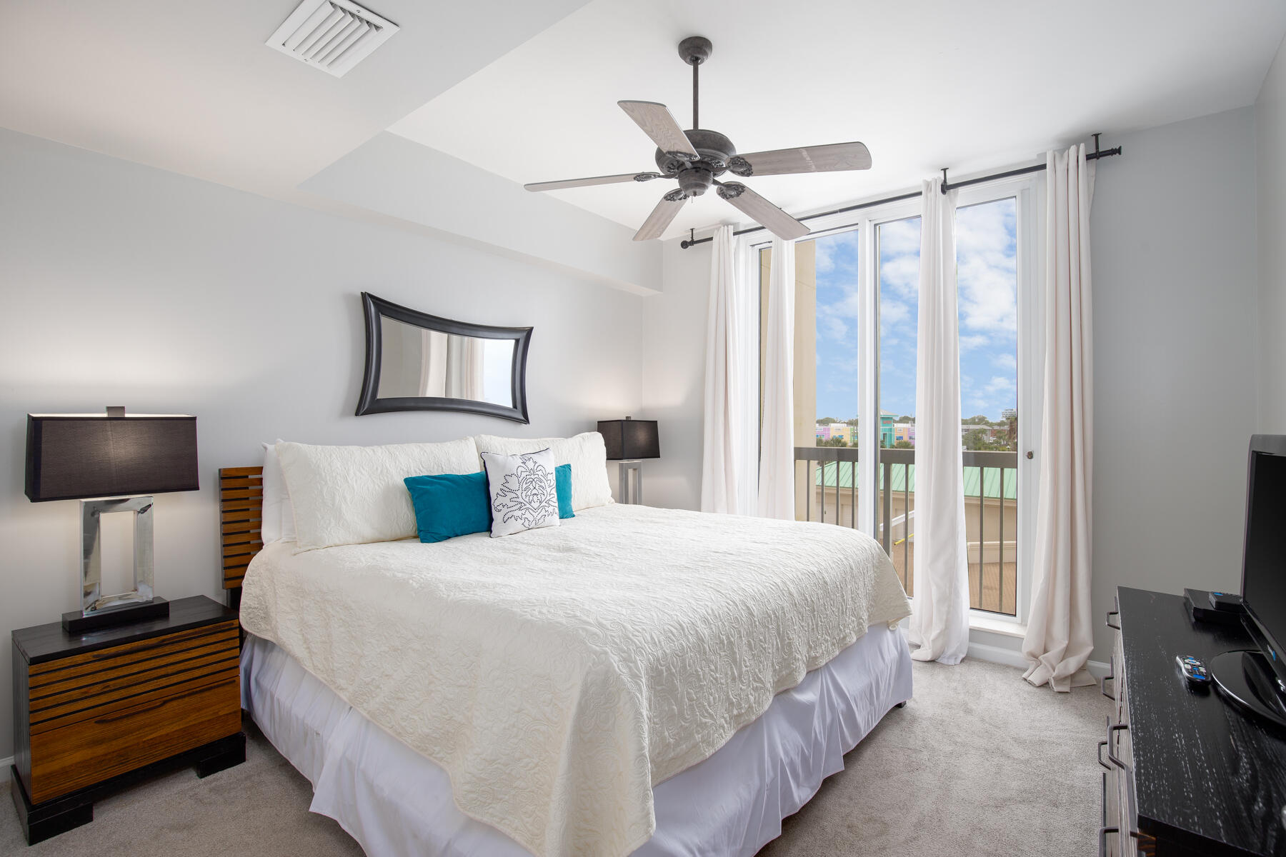 SILVER BEACH TOWERS - Residential
