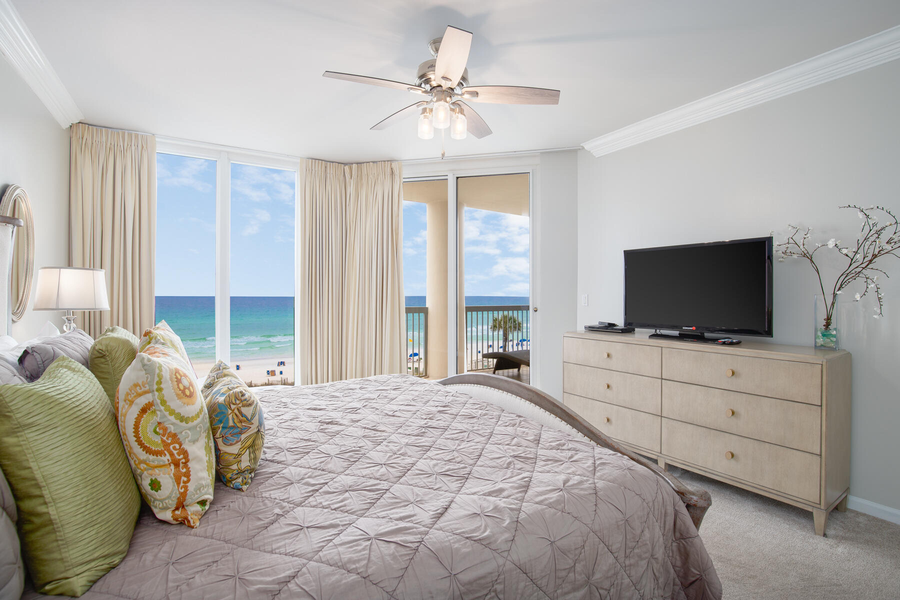 SILVER BEACH TOWERS - Residential