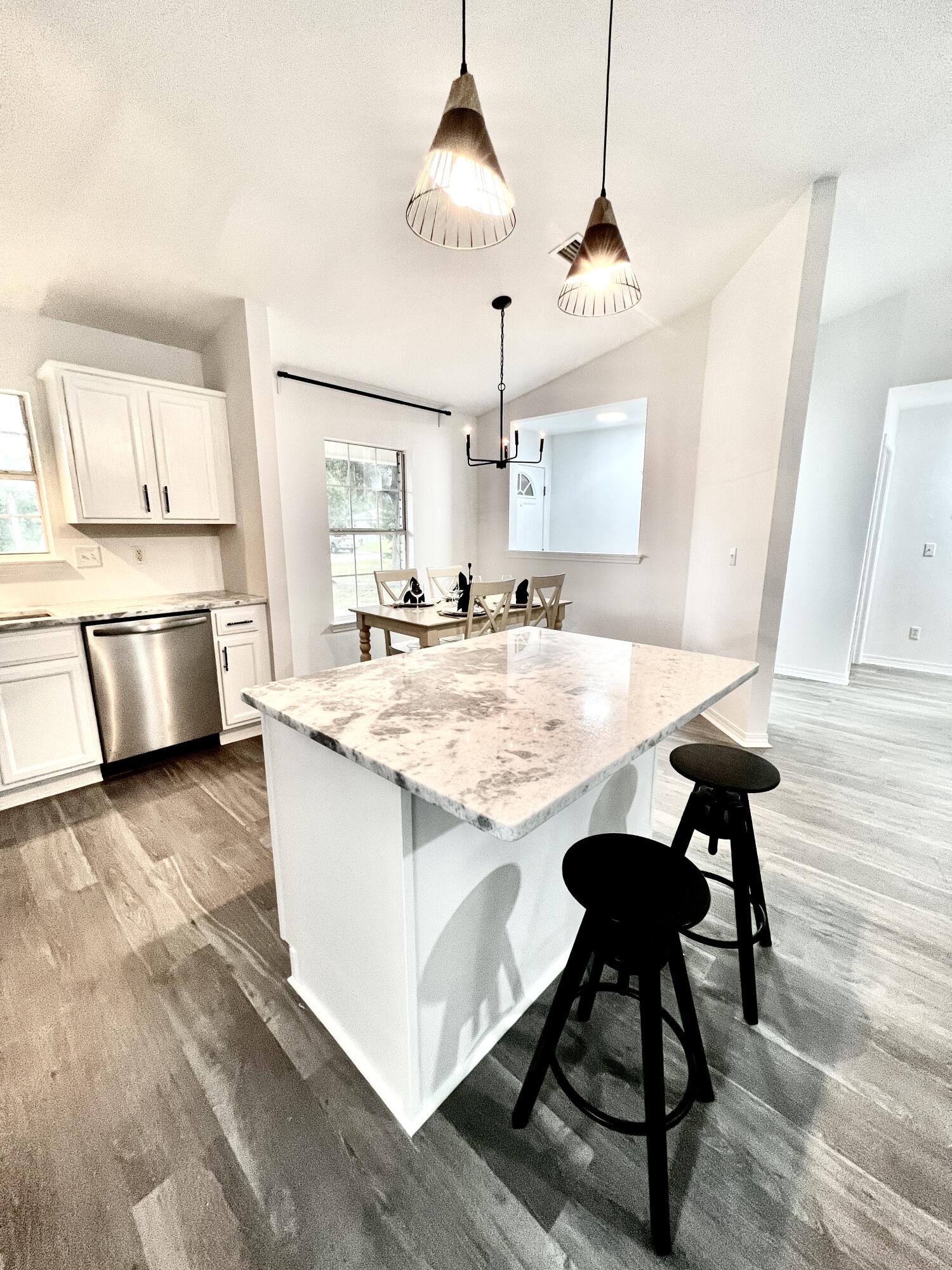 HOLLEY BY THE SEA - Residential