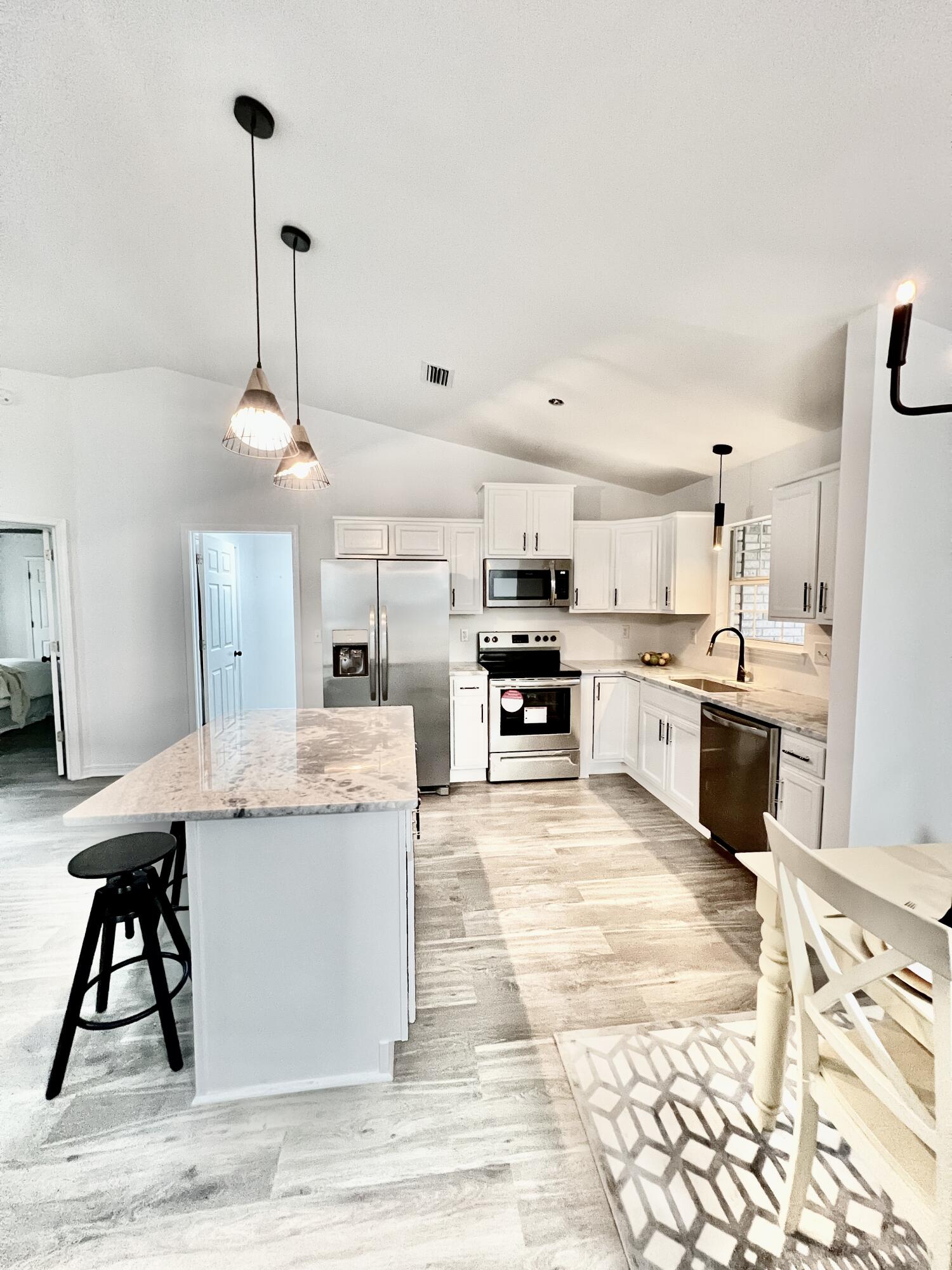 HOLLEY BY THE SEA - Residential