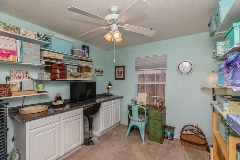 PINE KNOLL - Residential