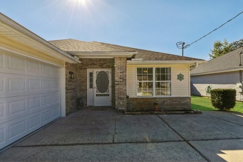 PINE KNOLL - Residential