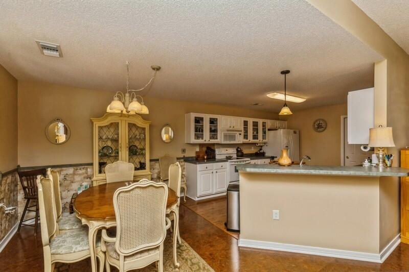 PINE KNOLL - Residential