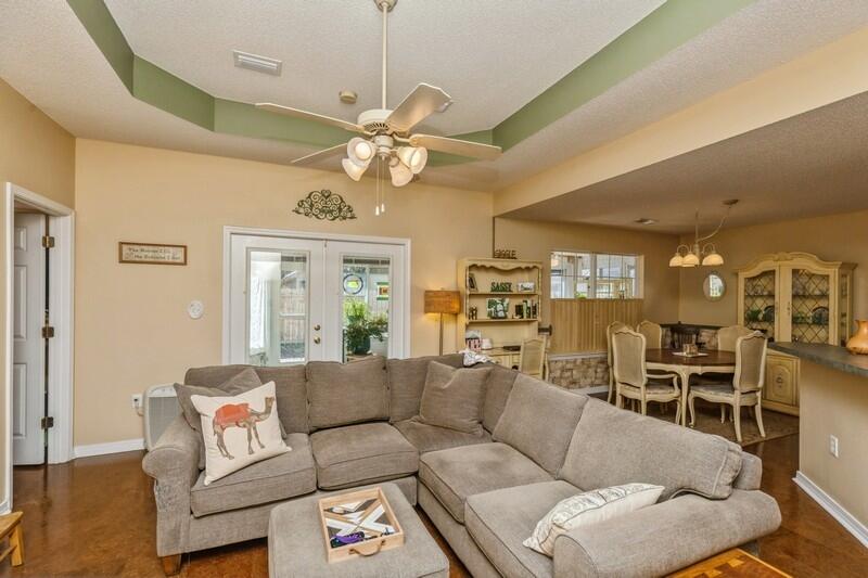 PINE KNOLL - Residential