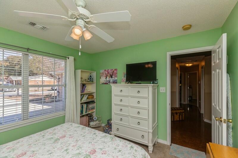 PINE KNOLL - Residential