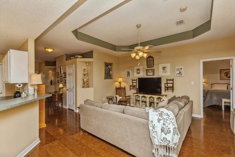 PINE KNOLL - Residential