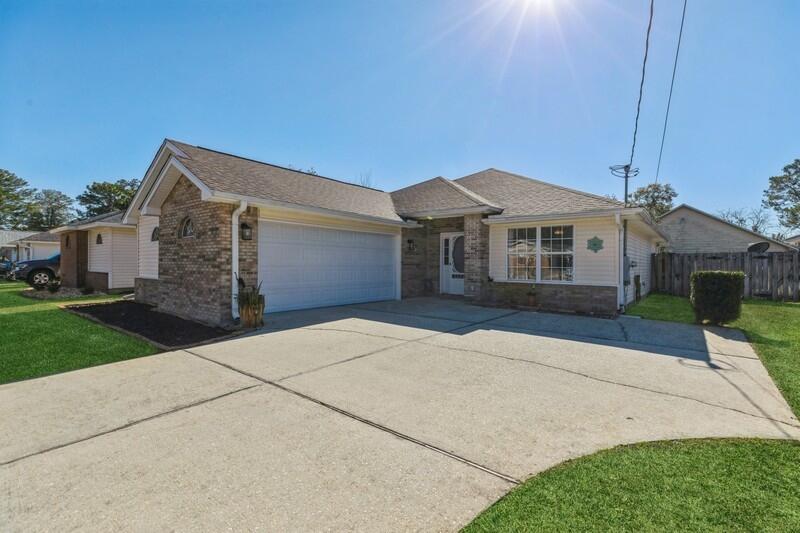 PINE KNOLL - Residential