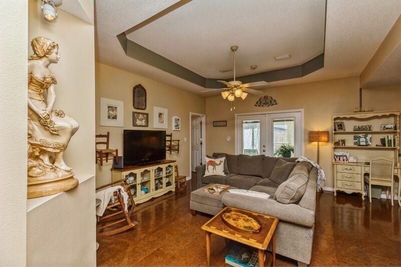 PINE KNOLL - Residential