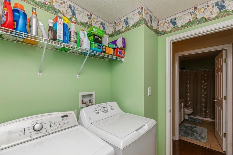 PINE KNOLL - Residential